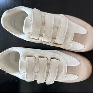 DV by Dolce Vita White and Rose Gold Athletic Shoes Sneakers Sz 8